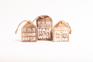 Half past wine / Houten Hanger 9 CM